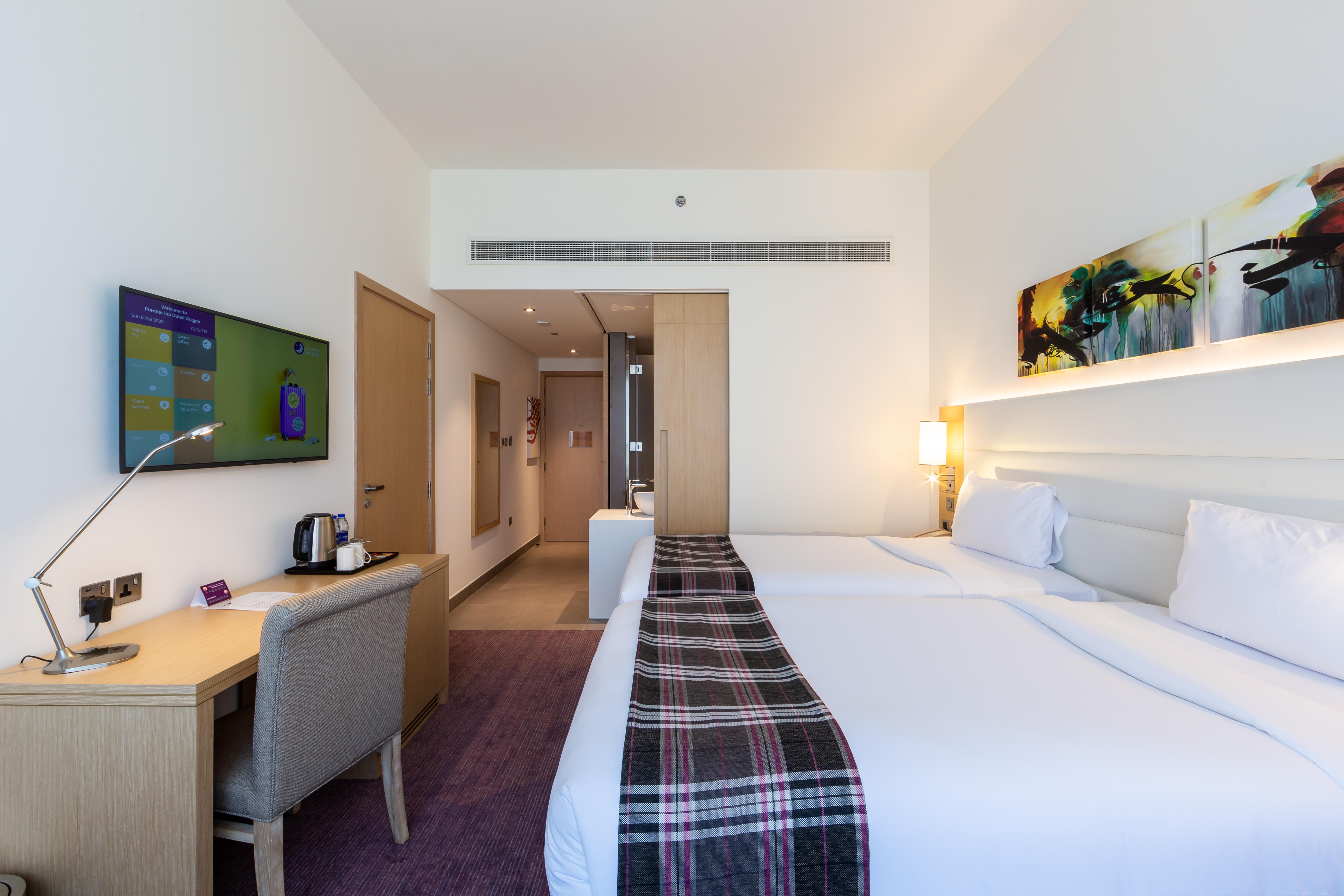 Premier Inn Dubai Dragon Mart Extérieur photo