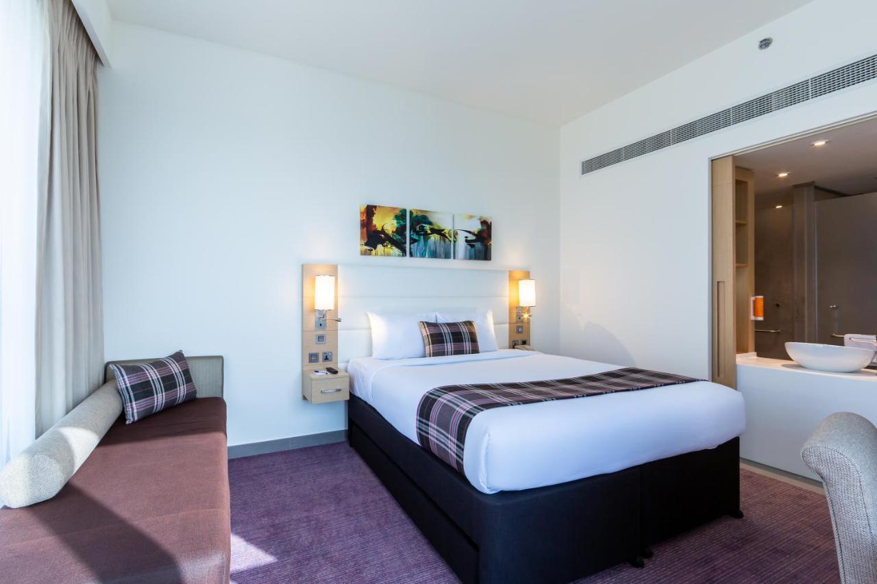 Premier Inn Dubai Dragon Mart Extérieur photo