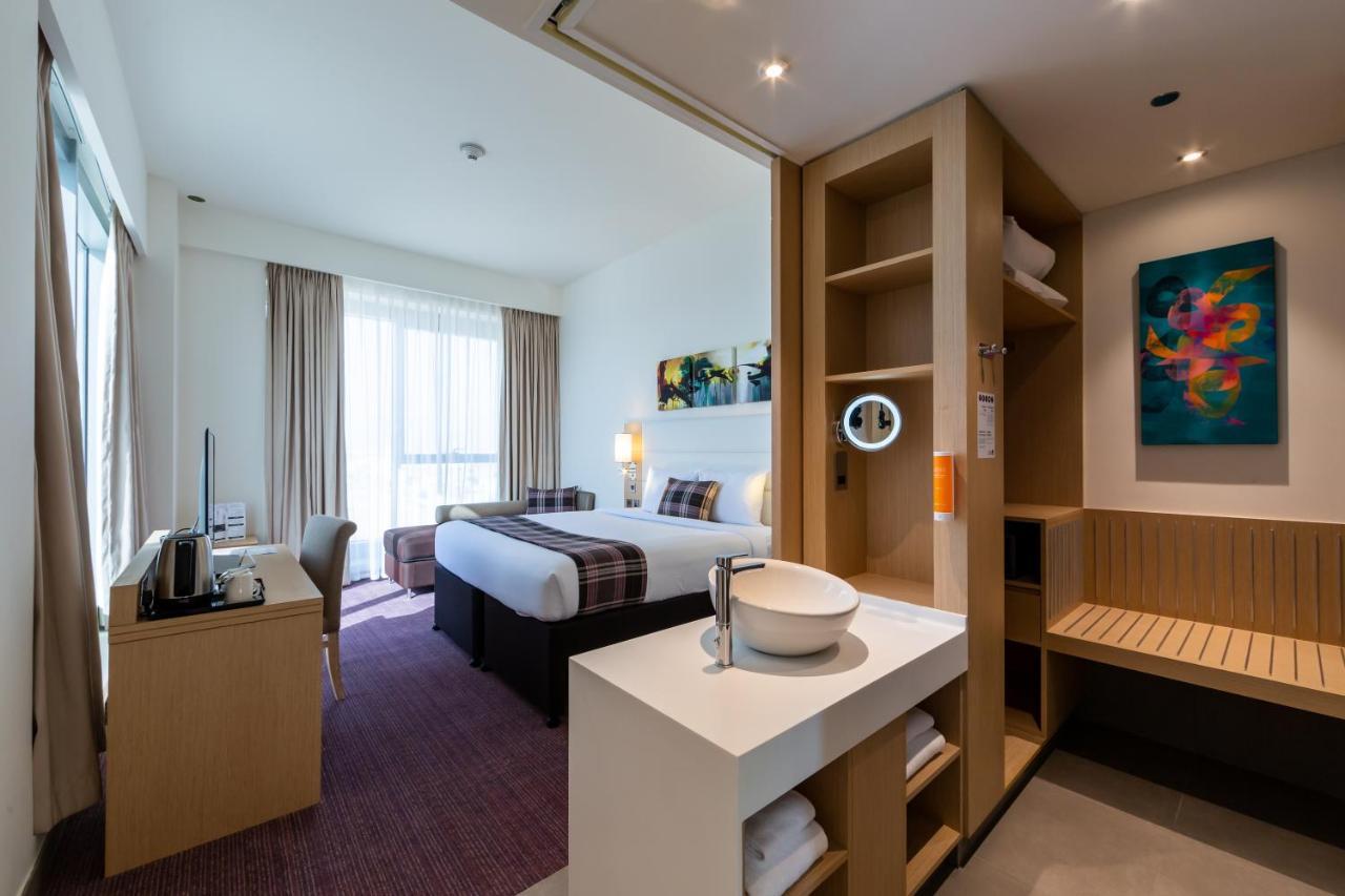 Premier Inn Dubai Dragon Mart Extérieur photo
