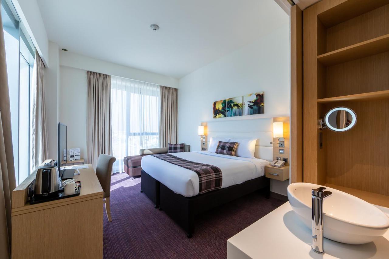 Premier Inn Dubai Dragon Mart Extérieur photo