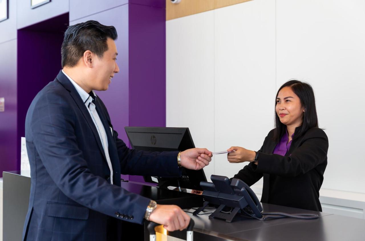 Premier Inn Dubai Dragon Mart Extérieur photo